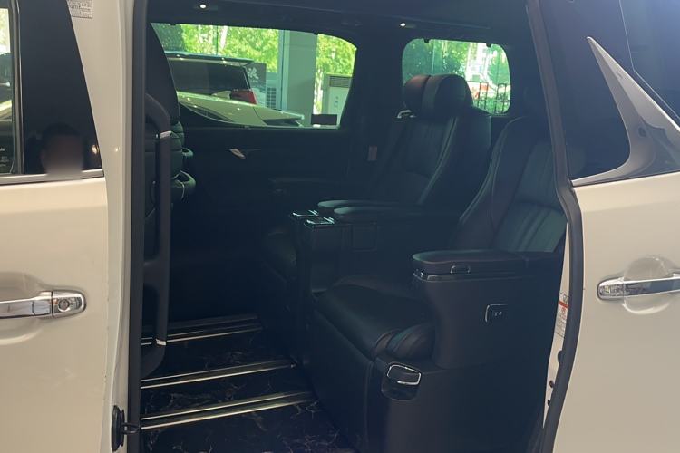 Used Lexus LM 2020 300h Seven-Seat Elegant Edition