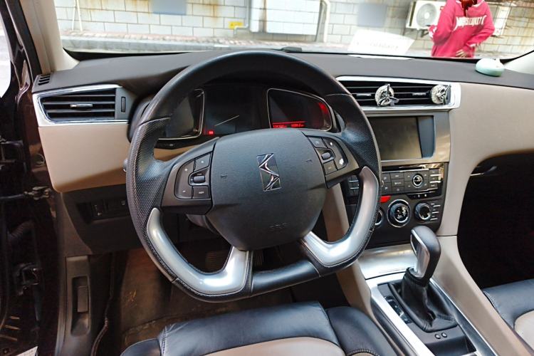 Used DS 6 2016 1.6T Luxury Edition THP160
