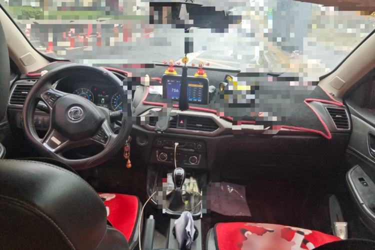 Used Dongfeng Fengon S560 2018 1.8L Manual Comfort 5-Seater China V Standard Center Console