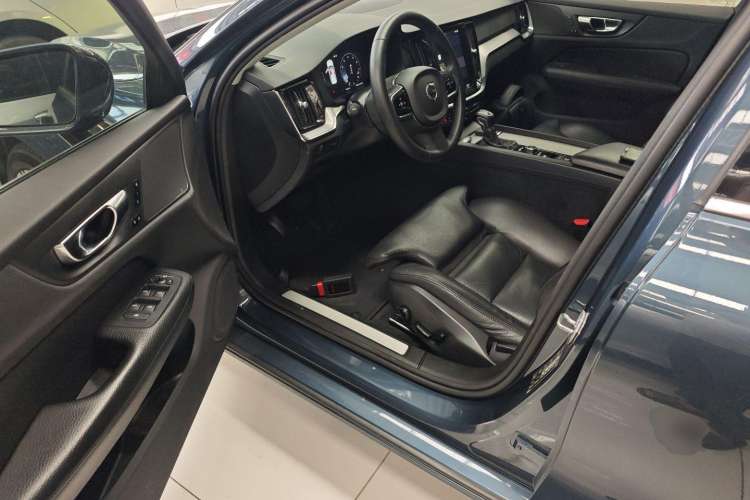 Used Volvo S60 2020 T4 Zhiyuan Luxury Edition
