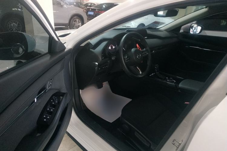 Used Mazda 3 Axela 2022 2.0L Automatic ZhiXuan Edition Driver Seat