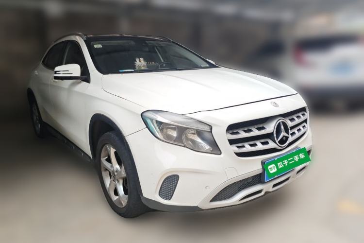 Used Mercedes-Benz GLA 2017 GLA 200 Sport Edition Front Right 45 Deg
