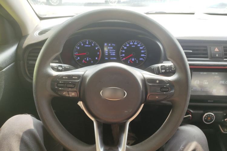 Used Kia KX Cross 2017 1.4L AT GLS Steering Wheel
