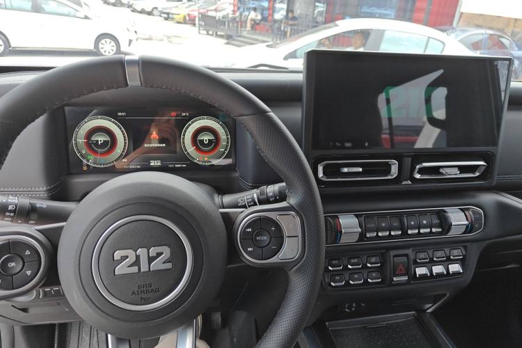 Used 212 T01 2024 2.0T Mechanic