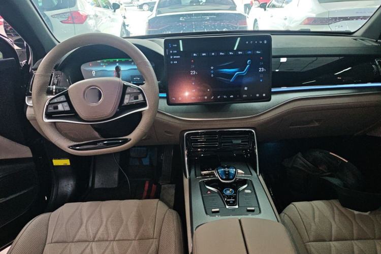Used BYD Tang New Energy 2024 DM-i Glory Edition 112KM Prestige Model Center Console