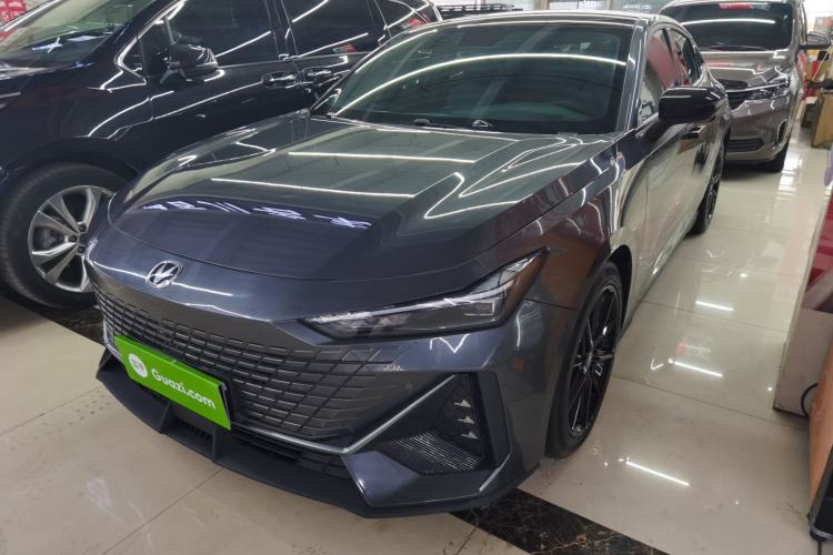 Used Changan UNI-V 2022 1.5T Prestige Version