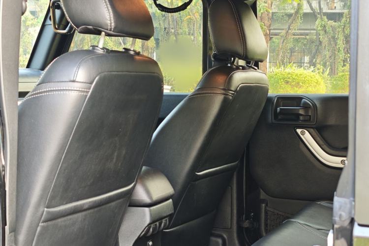 Used Jeep Wrangler 2015 3.6L Rubicon Four-Door Comfort Edition