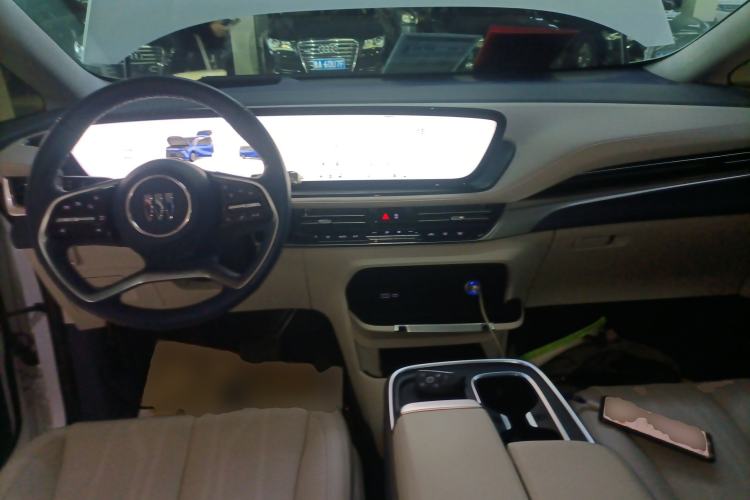 Used Buick Century 2023 2.0T Six-Seater Yinshi Edition
