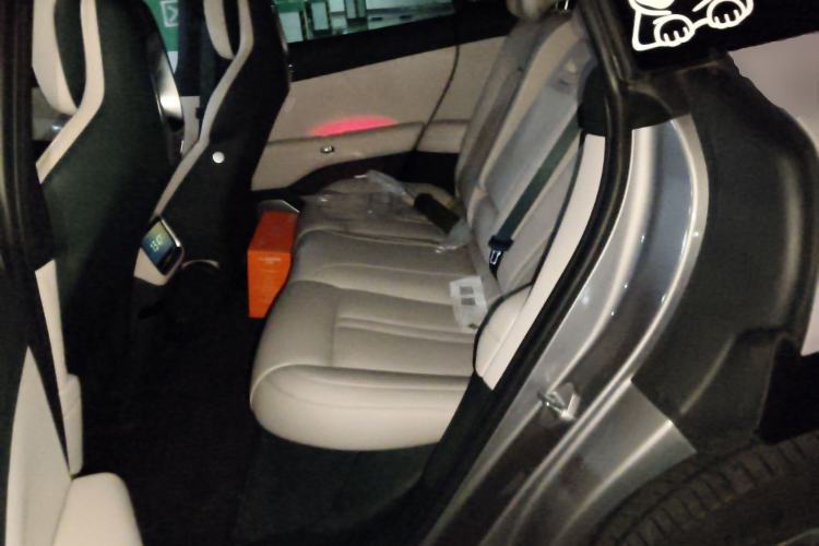 Used Xiaomi Auto YU7 2025 Ultra-Long Range Rear-Wheel Drive Version
