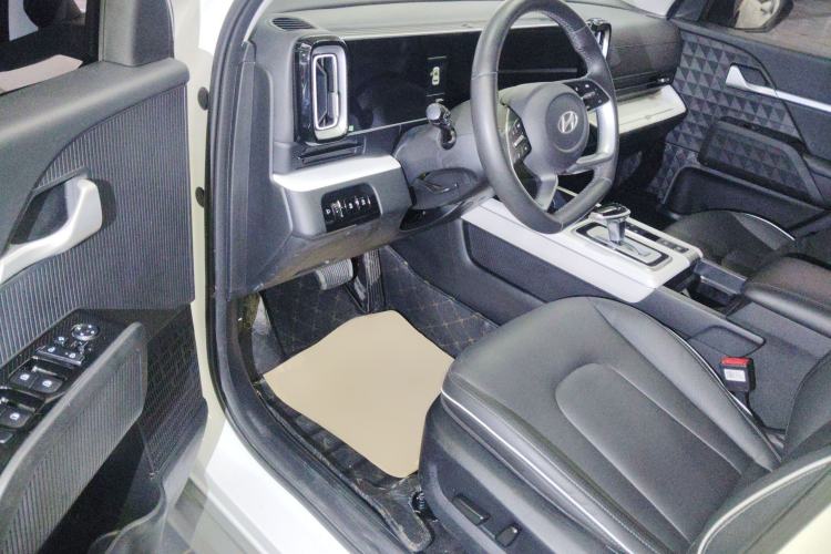 Used Hyundai ix35 2023 Musso 2.0L Deluxe Edition DLX
