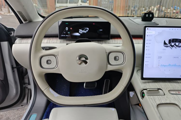 Used Nio ET7 2022 100kWh First Edition Steering Wheel
