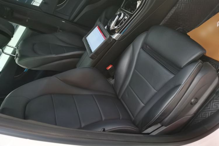 Used Mercedes-Benz GLC 2019 Facelift GLC 260 L 4MATIC Luxury Model Right Front Seat