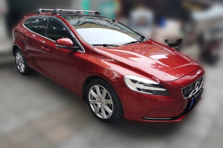 Used Volvo V40 2017 T3 Zhiya Edition Front Right 45 Deg