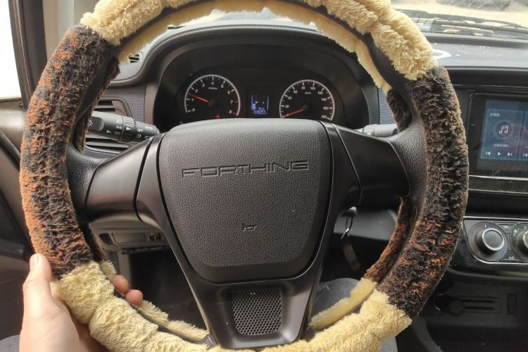 Used FORTHING Lingzhi 2023 M5L 1.6L Base Model 7 Seats
