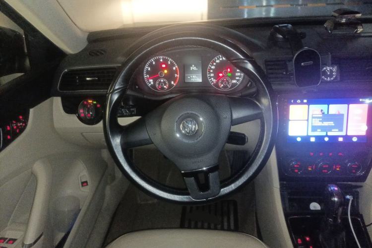 Used Volkswagen Passat 2011 1.4 TSI DSG Prestige Edition Steering Wheel