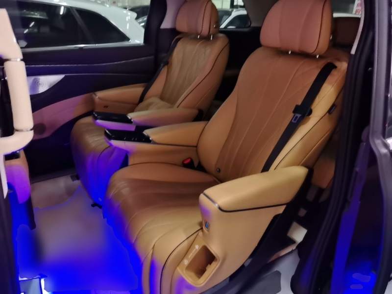 Used Denza D9 2024 DM-i 1050 Luxury Model — 16