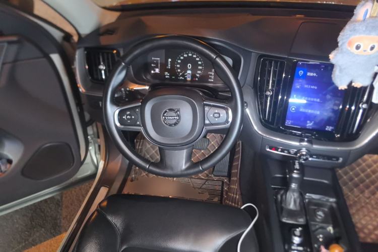 Used Volvo XC60 2018 T5 4x4 Zhiyi Edition