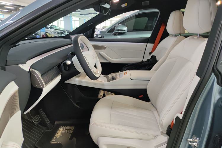 Used ONVO L60 2024 60 kWh All-Wheel Drive