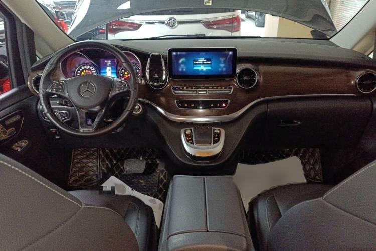 Used Mercedes-Benz V-Class 2021 V 260 Avantgarde Edition