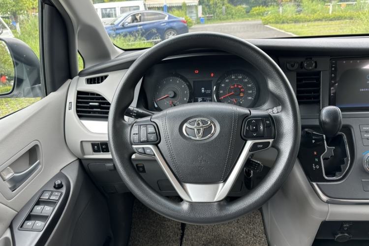 Used Toyota Sienna (Parallel Import) 2015 3.5L Two-Wheel Drive L
