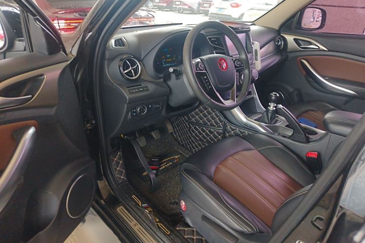 Used BYD Song 2017 Gaishi Upgrade Edition 1.5TI Manual Elite Model Driver Seat