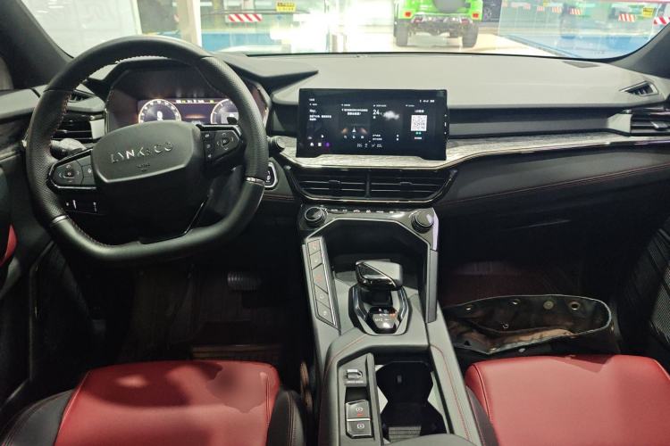 Used Lynk & Co 06 2020 1.5T JinPro model

