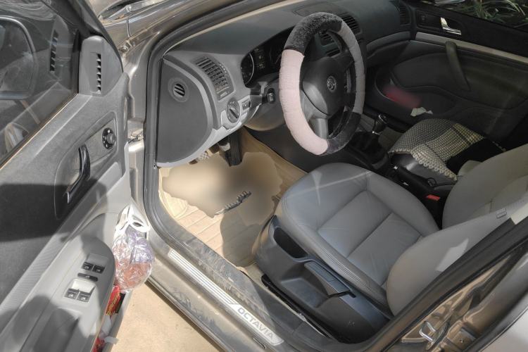 Used Skoda Octavia 2014 1.6L Manual Yijun Edition
