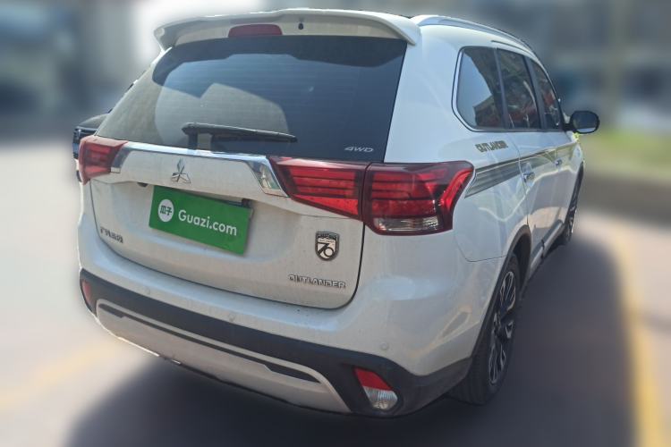 Used Mitsubishi Outlander 2019 2.4L 4x4 Zhi Xiang Edition 5 Seats China V Emission Standard Rear Right 45 Deg