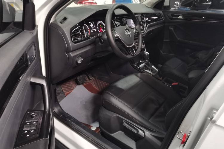 Used Volkswagen T-ROC 2018 280TSI DSG Two-Wheel-Drive Comfort Version China V Standard Driver Seat