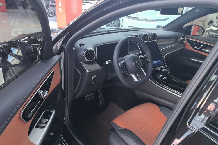 Used Mercedes-Benz GLC Coupe 2025-Year Restyled GLC 260 4MATIC Coupe SUV
