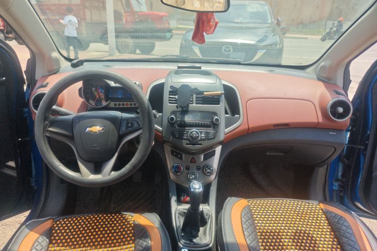 Used Chevrolet Aveo Sonic 2011 Sedan 1.4L MT SL
