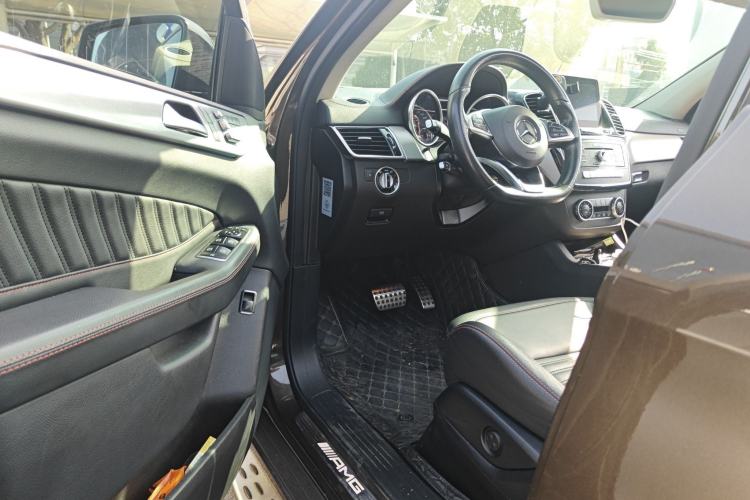 Used Mercedes-Benz GLE Coupe AMG 2017 AMG GLE 43 4MATIC Coupe SUV Interior 3