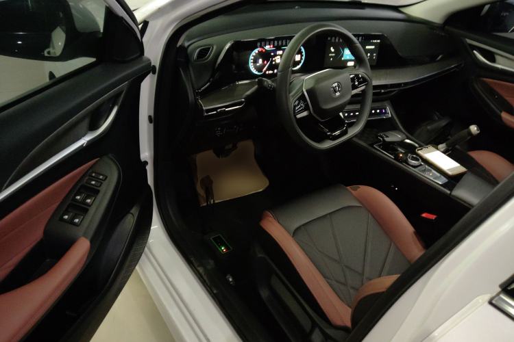 Used Changan Eado 2023 Changan Edition PLUS Blue Whale NE 1.4T GDI DCT Prestige Version
