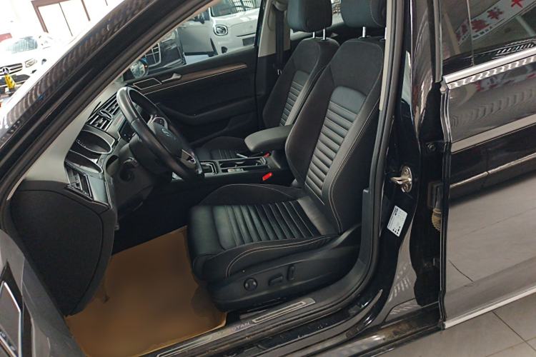 Used Volkswagen Magotan 2020 330TSI DSG Leading Model Left Front Seat