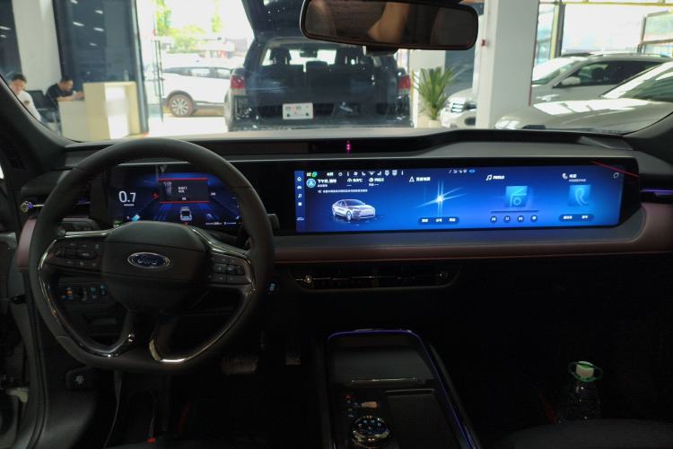 Used Ford Mondeo 2023 EcoBoost 245 Ultimate Model Center Console