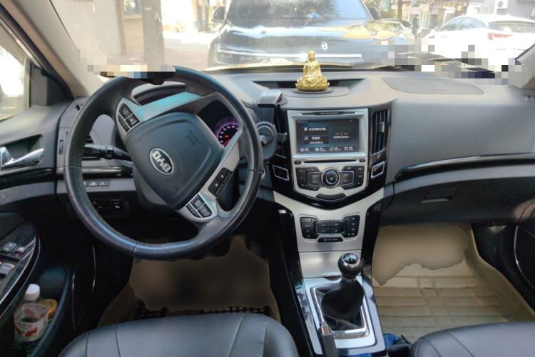 Used BYD Surui 2014 1.5L Manual Luxury Model Center Console