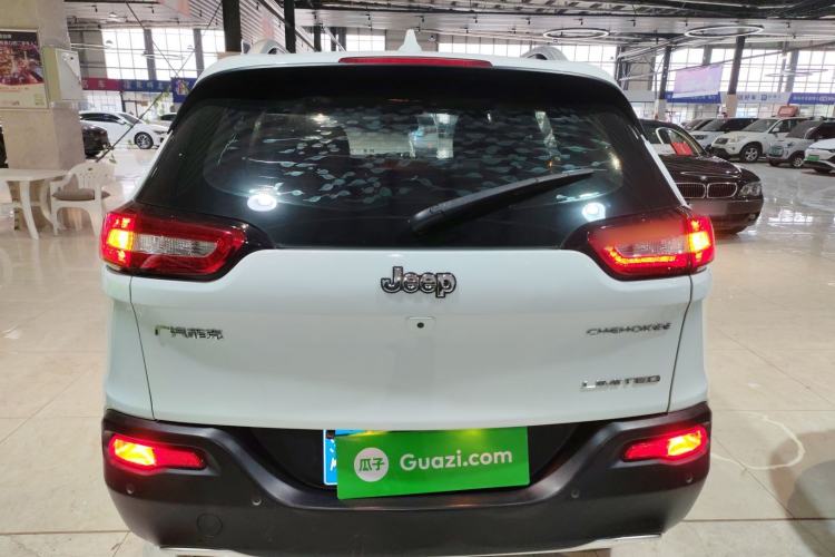 Used Jeep Cherokee 2017 2.0L Superior Edition