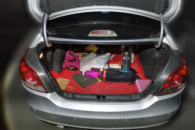 Used Volkswagen Lavida 2011 1.6L Automatic PinYou Edition Trunk