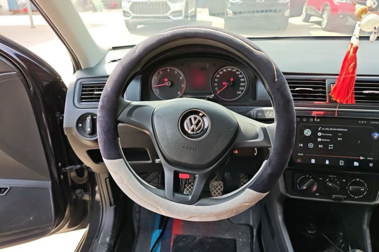 Used Volkswagen Santana 2016 1.4L Manual Fashion Edition Steering Wheel