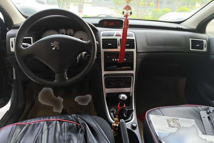 Used Peugeot 307 2010 Sedan 1.6L Manual Comfort Edition Center Console