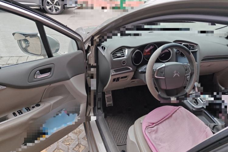 Used Citroen C4L 2013 1.8L Automatic Jingzhi Edition Interior 3