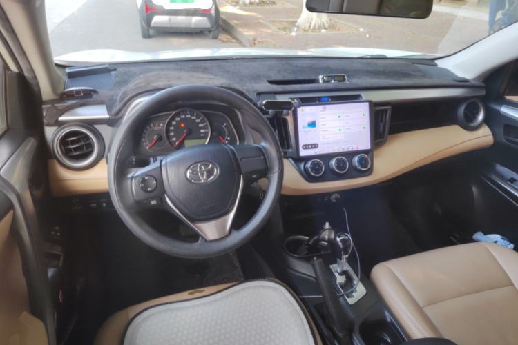 Used Toyota RAV4 2016 2.0L CVT Two-Wheel Drive Urban Edition China V Standard