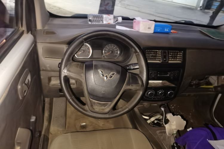 Used Wuling Rongguang V 2016 1.2L Practical Version Steering Wheel