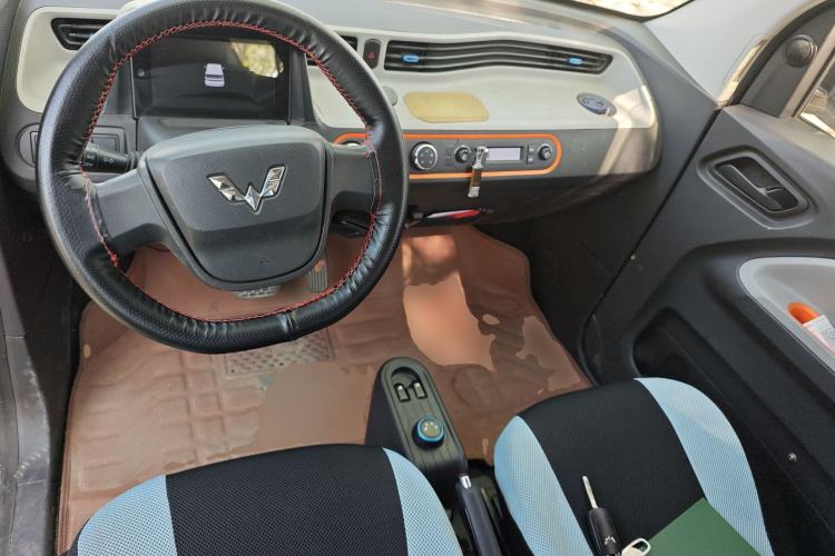 Used Wuling Hongguang MINIEV 2020 Freedom Version Lithium Iron Phosphate Center Console