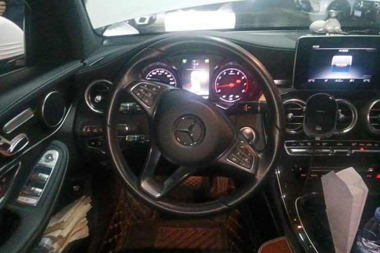 Used Mercedes-Benz GLC 2017 GLC 260 4MATIC Luxury Model
