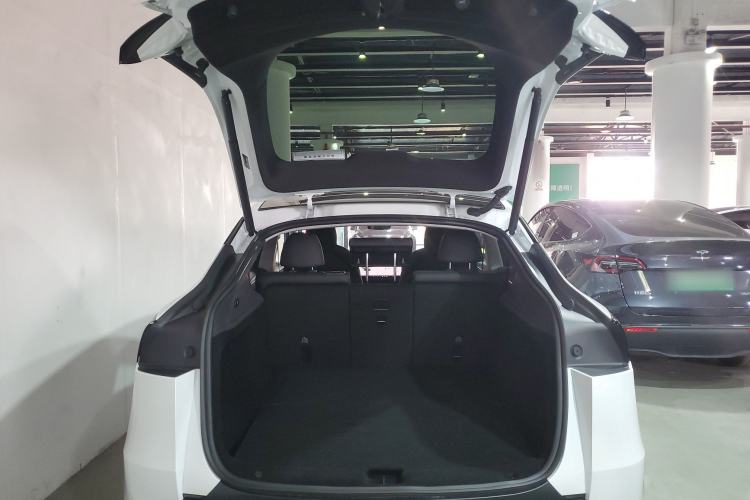 Used Tesla Model Y 2025 Long-Range All-Wheel-Drive Version