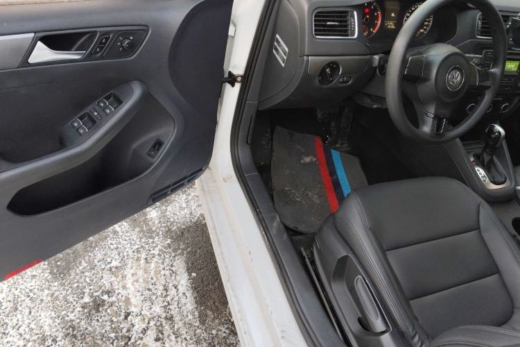 Used Volkswagen Sagitar 2012 1.4TSI Automatic Fashion Edition Driver Seat