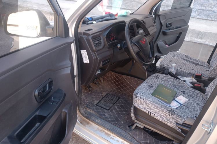 Used Wuling Hongguang V 2022 1.5L Jingqu Edition Electric-Assist LAR Driver Seat