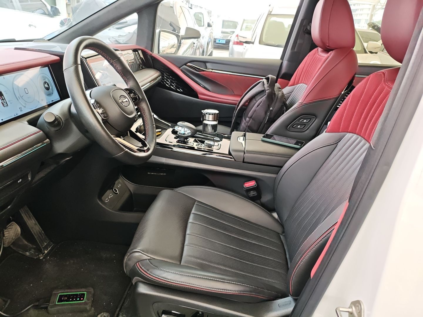 Переднее сиденье в автомобиле