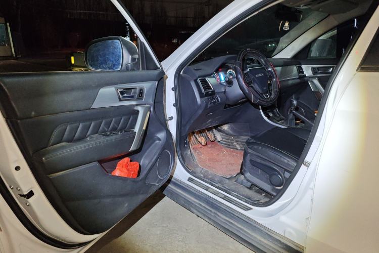 Used Haval H2 2016 Red Label 1.5T Manual Two-Wheel Drive Elite Model
